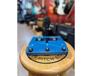 TC Helicon VoiceLive Play + mikrofon
